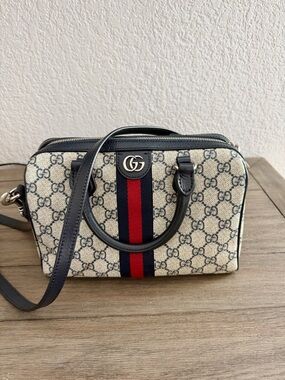 Gucci ophidia Small GG Supreme  in like new condition